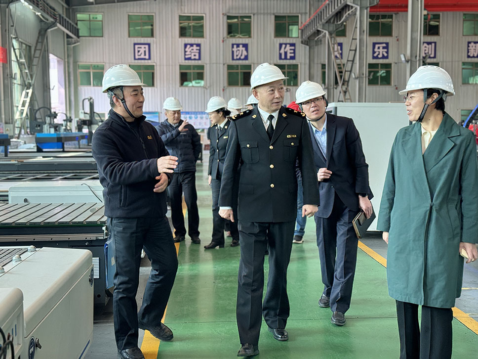 日照市海关党委书记、关长李君实一行莅临公司视察调研